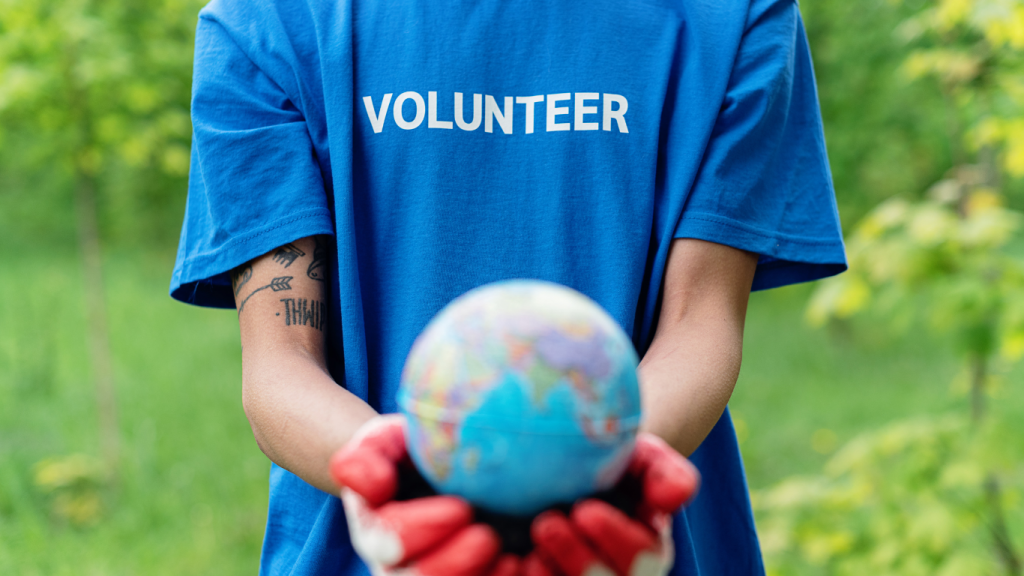 Mom’s Guide to a Productive Summer: Engage Your Kids with Volunteer Projects!